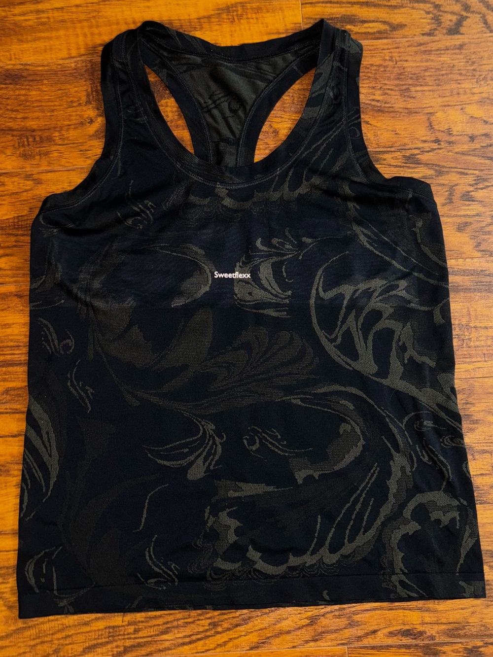 Sweetflexx Momentum Seamless Racerback Tank Top Black Brown Paisley Swirl